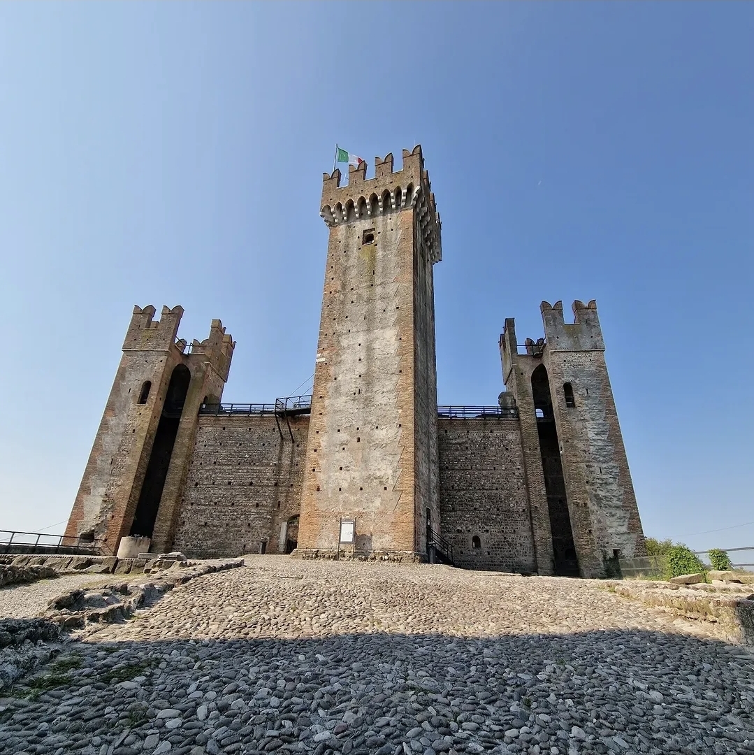 Castello Scaligero di Valeggio sul Mincio above Borghetto, Veneto